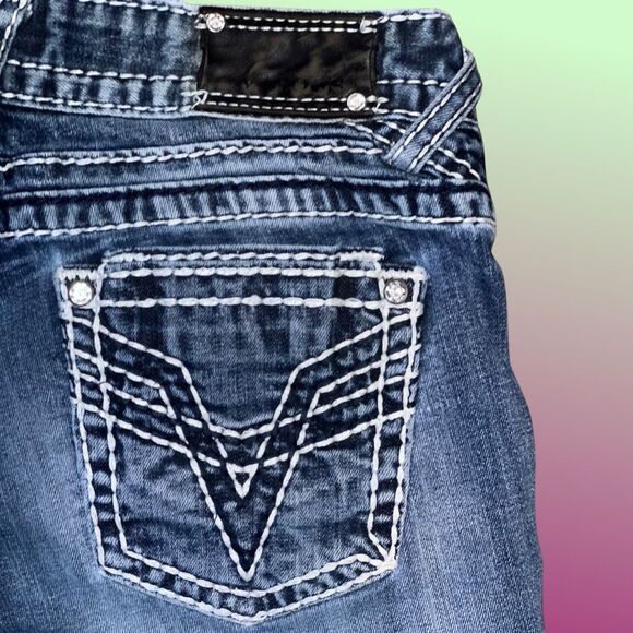 Vigoss The Dublin Denim Embellished Embroidered Medium Wash Capri Size 7/8 #103 - Picture 3 of 7